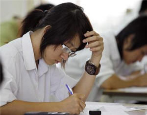 Chuẩn bị cho kỳ thi tốt nghiệp THPT 2011: Lưu ý về thẻ dự thi ..