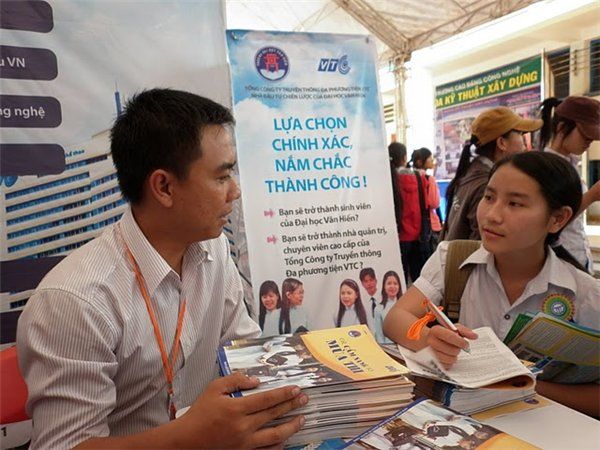 Đại học Văn Hiến đồng hành chương trình Tư vấn mùa thi