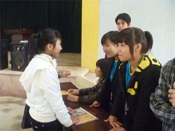 Anh chị đi trước, nâng bước đàn em