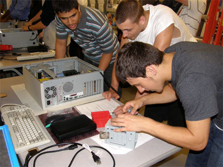 Chuyên viên công nghệ thông tin (IT Essentials)