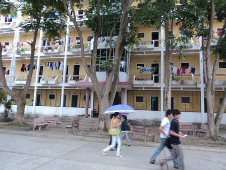 Học sinh, sinh viên nữ được ưu tiên ở nội trú