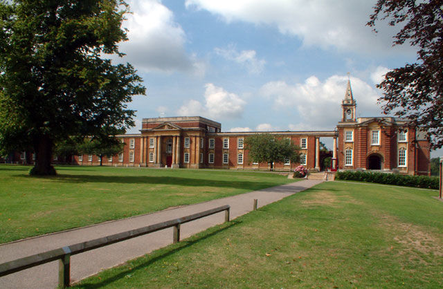 Trường nội trú Royal Russell, Anh quốc