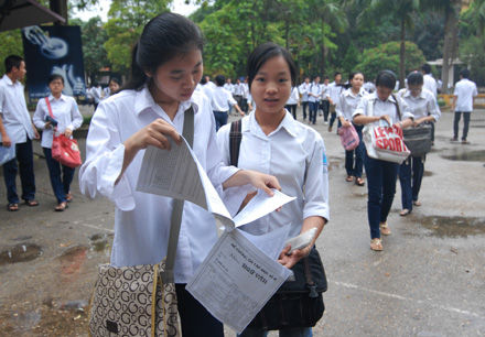 Kiểm tra học kỳ II, ra đề học kỳ I ?