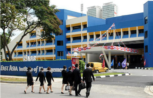 Học viện quản lý EASB