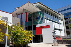 Học Viện Kinh Doanh Và Công Nghệ Queensland (QIBT)