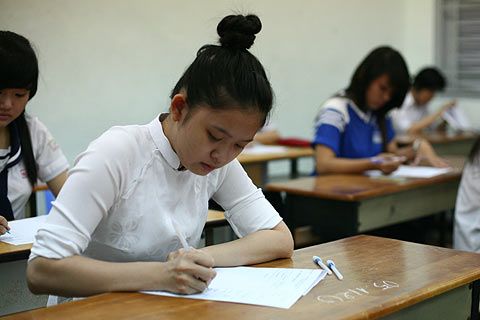 Phát hiện 2 nét chữ trong bài thi tốt nghiệp của một nữ sinh TP.HCM