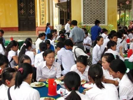 Hơn 900 suất ăn ở miễn phí cho thí sinh thi tốt nghiệp