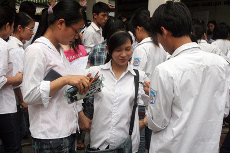 Hoàn trả khoản "thu thêm" tại trường CĐ nội vụ